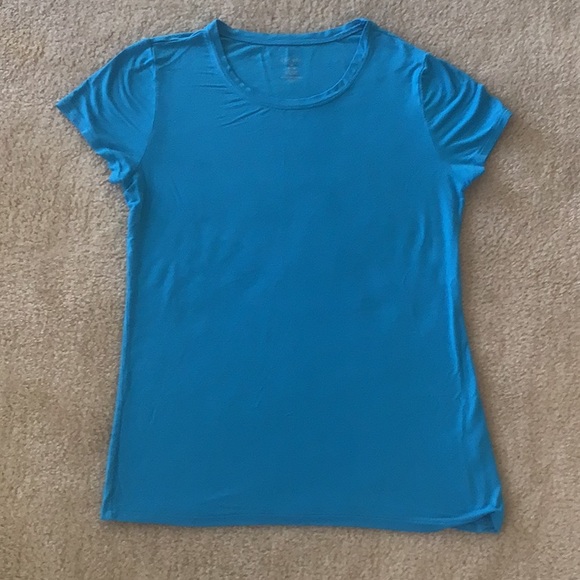 Two Women’s Solid T-shirts, Size Medium, Light Blue and Teal - Picture 5 of 9